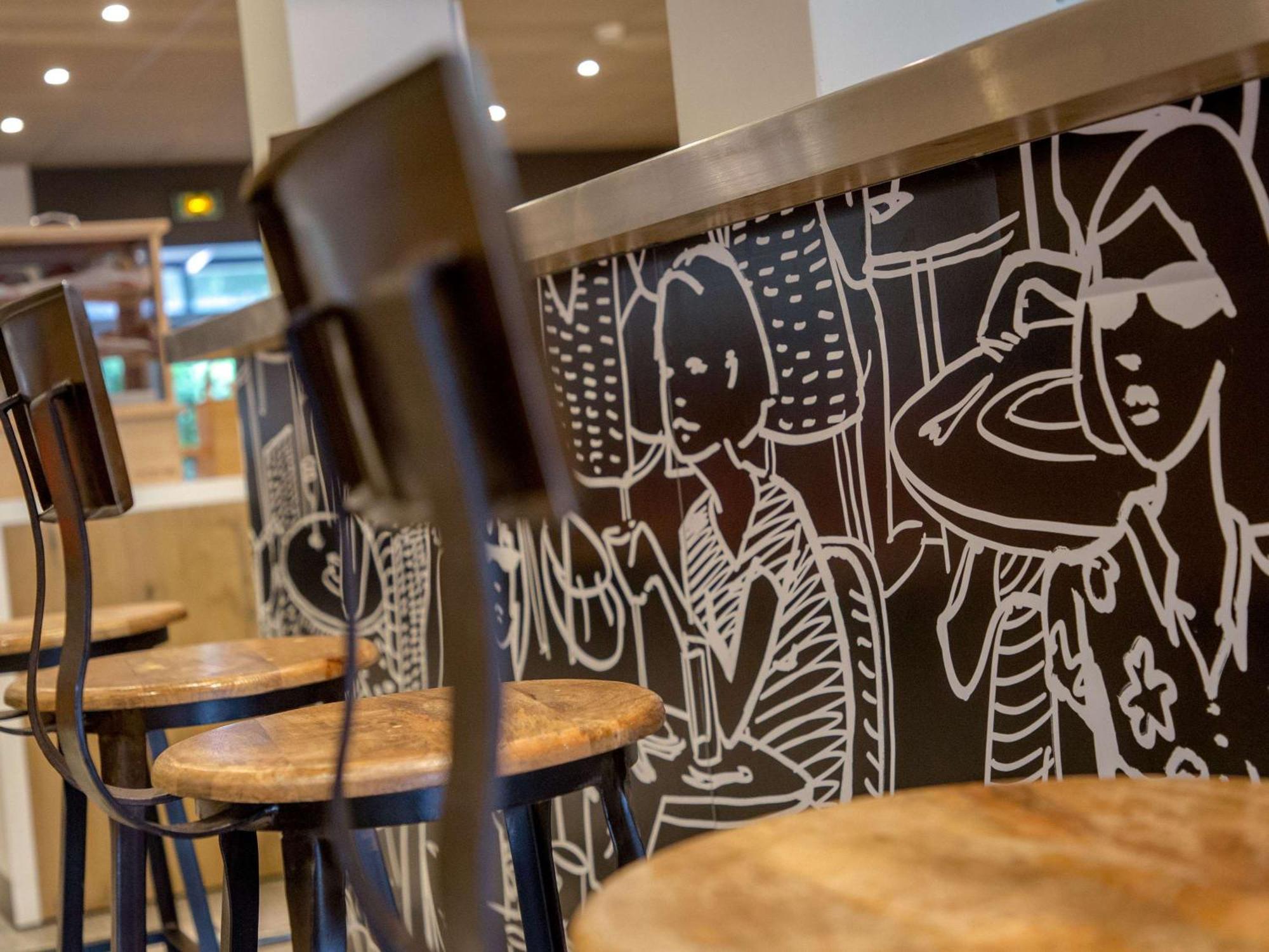 ibis Brignoles Provence Verte Exterior foto